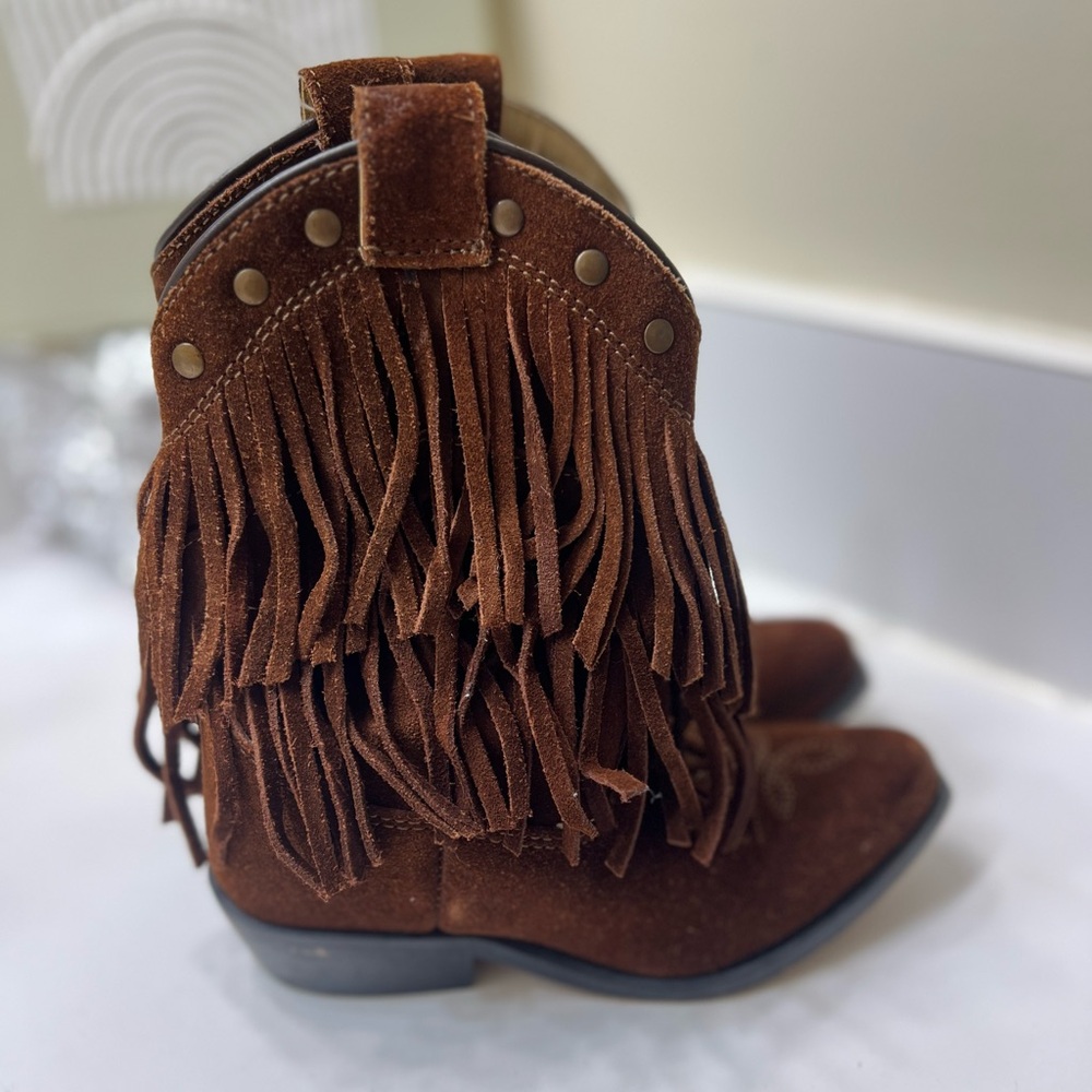 Size 10 Brown Fringe Cowgirl Boots from Boot Barn - Stylish & Chic!